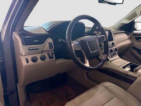 Used 2019 GMC Yukon XL Denali image 10