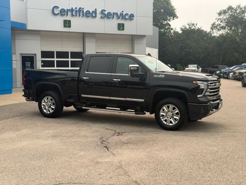 Used 2024 Chevrolet Silverado 2500 High Country w/ Z71 Off-Road Package AWD/4WD image 9