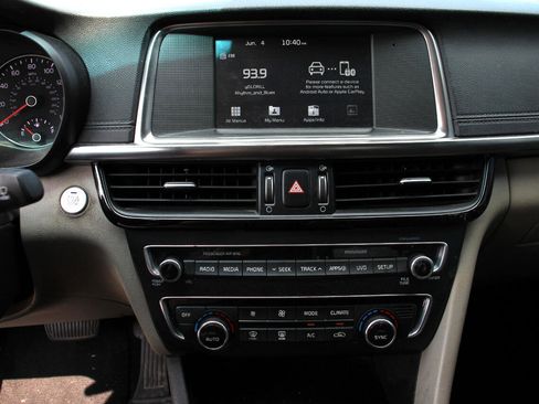 Used 2018 Kia Optima EX image 7