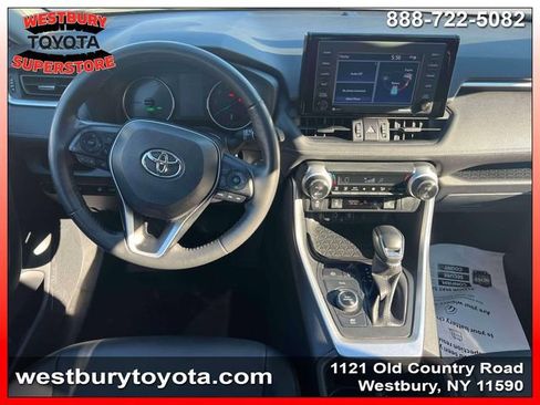 Certified 2022 Toyota RAV4 XLE Premium AWD/4WD image 17