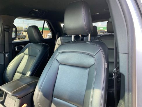 Used 2020 Ford Explorer XLT w/ Equipment Group 202A AWD/4WD image 11