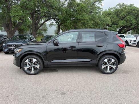 New 2026 Volvo XC40 B5 Plus w/ Protection Package Premier AWD/4WD image 3