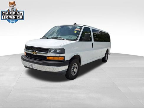 Used 2025 Chevrolet Express 3500 LT w/ LT Preferred Equipment Group RWD image 10