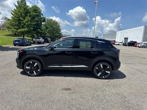 New 2025 Nissan Kicks SR w/ SR Premium Package image 7