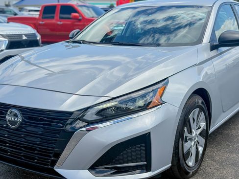 Used 2024 Nissan Altima 2.5 S FWD image 9