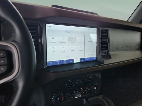 Used 2024 Ford Bronco Outer Banks AWD/4WD image 12