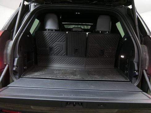 Used 2025 Ford Expedition Tremor image 5