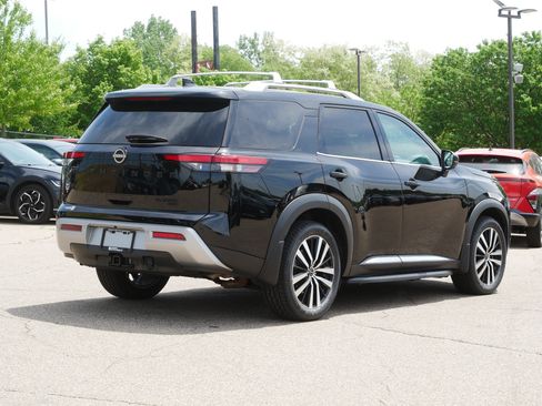 Used 2023 Nissan Pathfinder Platinum w/ Lighting Package (N93) AWD/4WD image 6