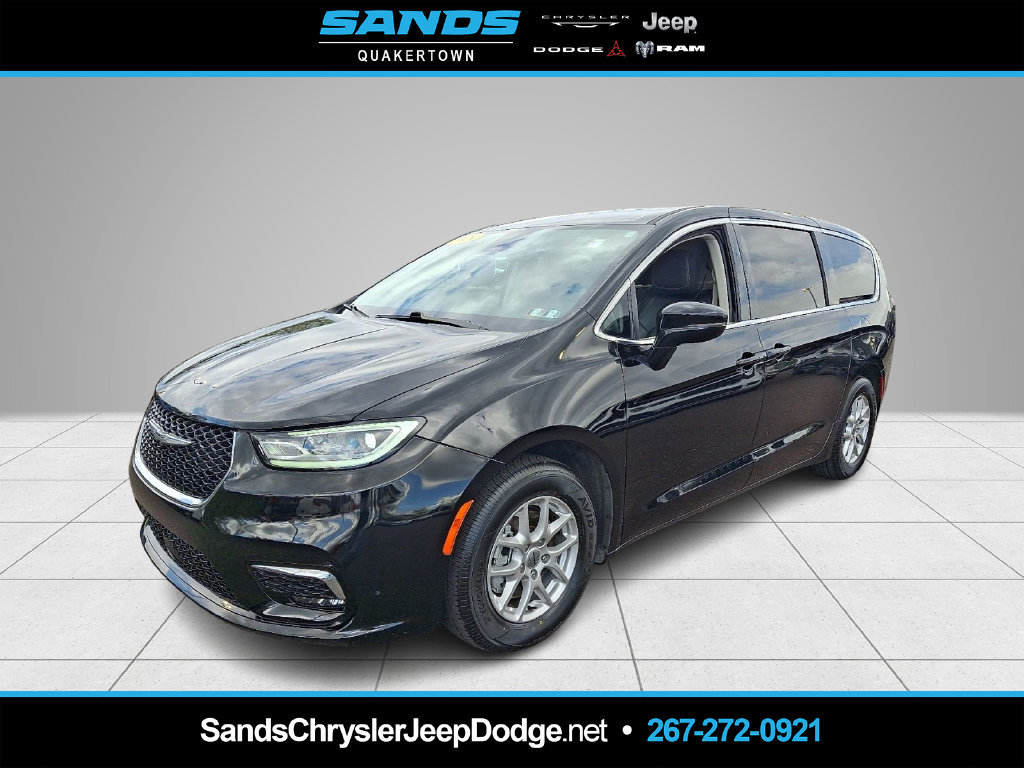 Used 2024 Chrysler Pacifica Touring-L FWD image 1