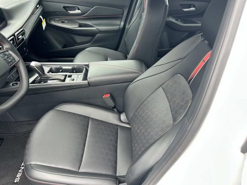 New 2026 Nissan Sentra SR w/ SR Premium Package FWD image 14