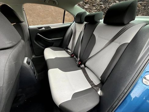 Used 2017 Volkswagen Jetta S w/ Jetta S Cold Weather Package image 17