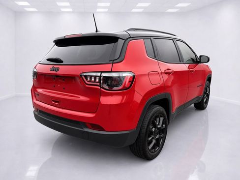 Used 2023 Jeep Compass Latitude w/ Sun and Sound Group AWD/4WD image 10