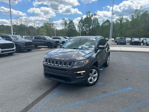 Used 2020 Jeep Compass Latitude w/ Cold Weather Group AWD/4WD image 5