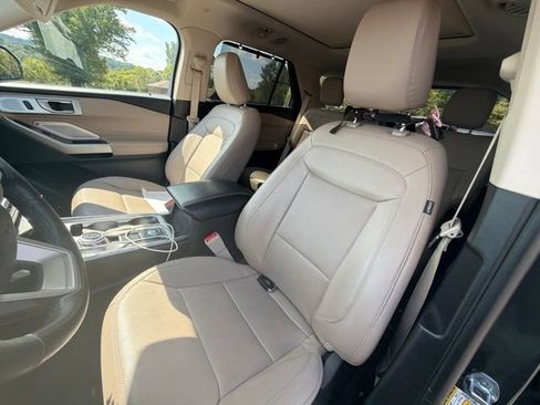 Used 2023 Ford Explorer Limited w/ Hybrid Equipment Group 310A AWD/4WD image 11