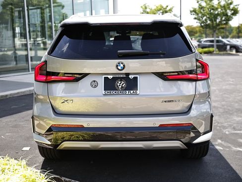 Used 2025 BMW X1 xDrive28i w/ Technology Package AWD/4WD image 8