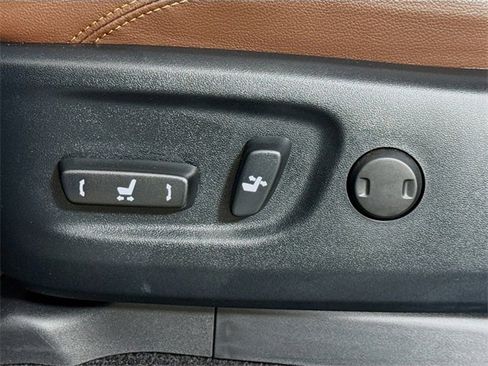 Used 2024 Toyota 4Runner Limited image 12