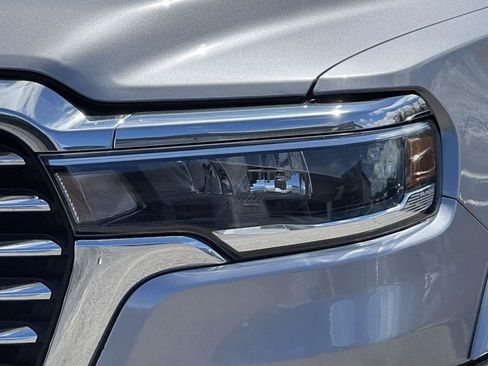 Used 2025 RAM 1500 Laramie AWD/4WD image 37