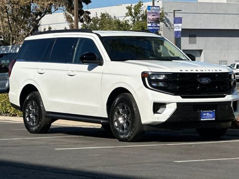 Certified 2025 Ford Expedition Active RWD image 10