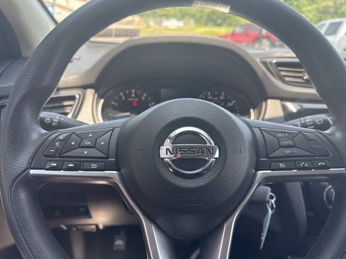 Used 2017 Nissan Rogue Sport S AWD/4WD image 32