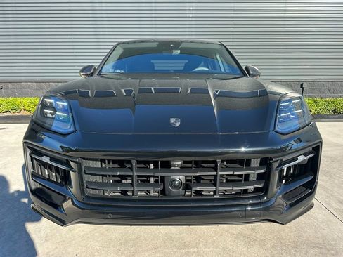 Used 2025 Porsche Cayenne GTS image 8