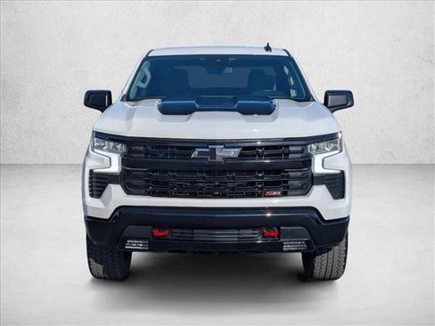 Used 2025 Chevrolet Silverado 1500 LT Trail Boss AWD/4WD image 2