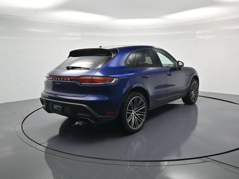 Used 2024 Porsche Macan AWD/4WD image 33