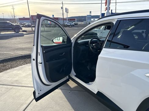 Used 2023 Hyundai Tucson Limited w/ Cargo Package image 10