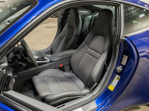 Used 2020 Porsche 911 Carrera w/ Premium Package image 36