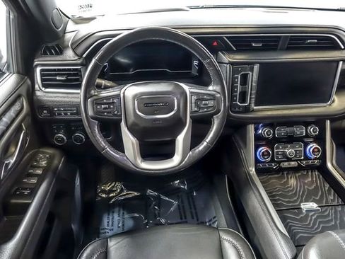 Certified 2022 GMC Yukon XL Denali AWD/4WD image 18
