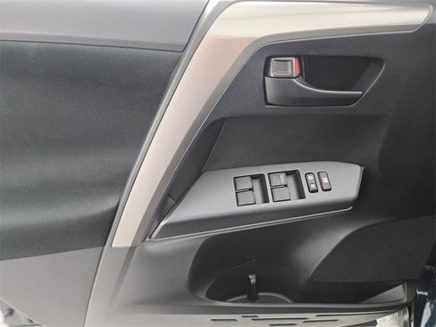 Used 2018 Toyota RAV4 LE w/ All Weather Liner Package image 22