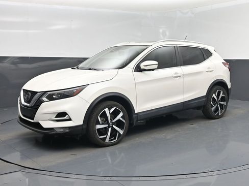 Used 2020 Nissan Rogue Sport SL w/ Premium Package FWD image 9