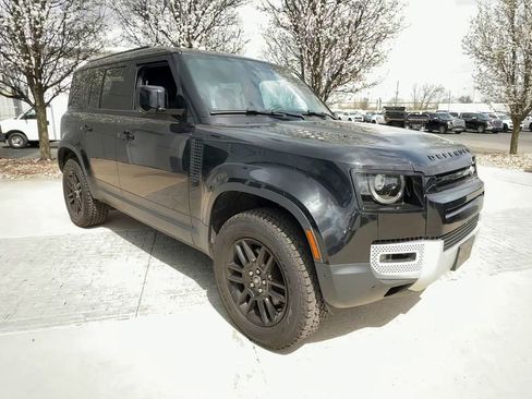 Used 2025 Land Rover Defender 110 S AWD/4WD image 2