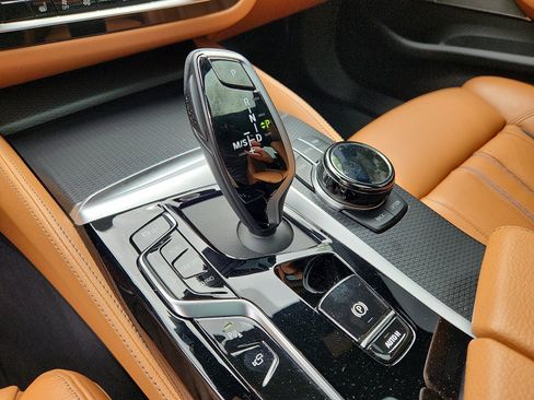 Used 2023 BMW M550i xDrive AWD/4WD image 15