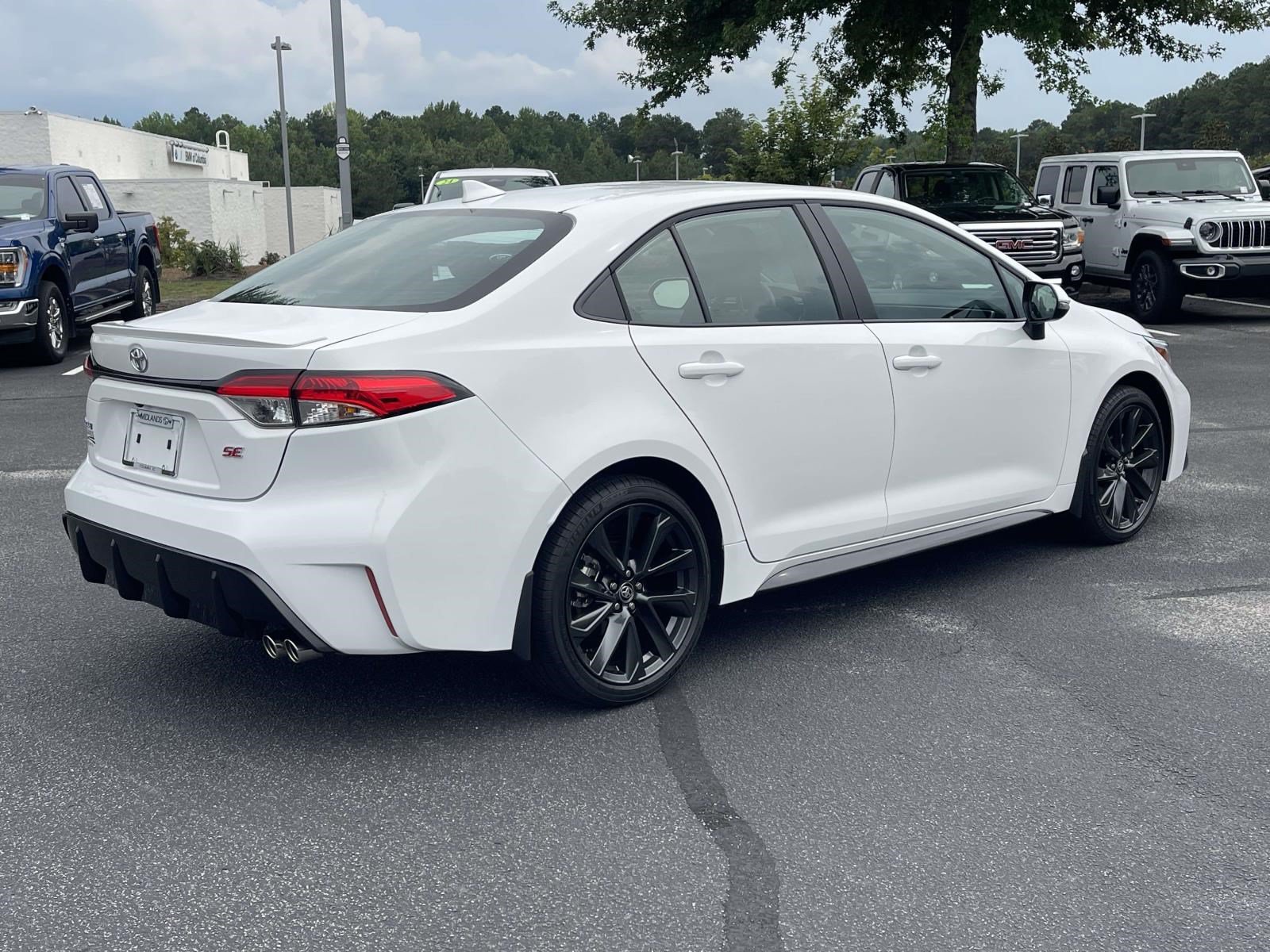 Used 2026 Toyota Corolla SE FWD image 6