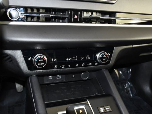 Used 2025 Mitsubishi Outlander SE AWD/4WD image 28