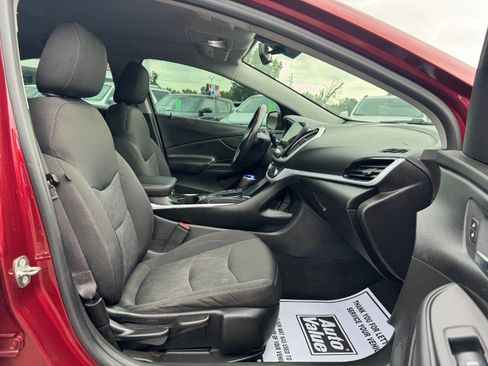 Used 2017 Chevrolet Volt LT FWD image 18