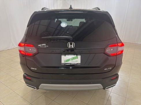Used 2024 Honda Pilot Elite image 4