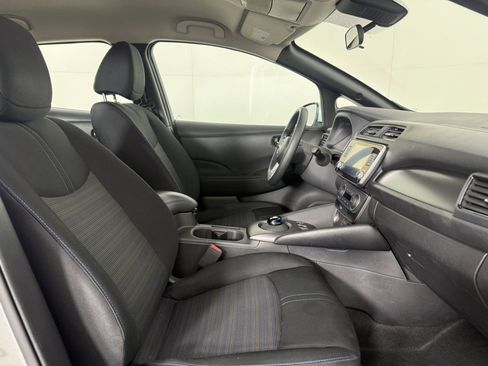 Used 2024 Nissan Leaf S image 10