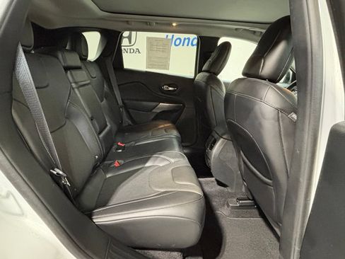 Used 2019 Jeep Cherokee Limited AWD/4WD image 33