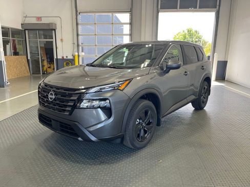 New 2026 Nissan Rogue SV FWD image 4