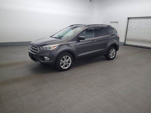 Used 2017 Ford Escape SE w/ Equipment Group 201A AWD/4WD image 2