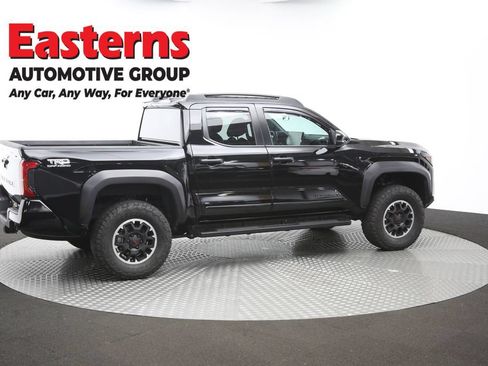 Used 2024 Toyota Tacoma TRD Off-Road AWD/4WD image 40
