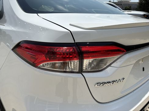 Used 2025 Toyota Corolla SE FWD image 12