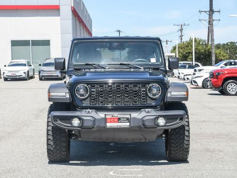 Used 2025 Jeep Wrangler Unlimited Sport AWD/4WD image 2