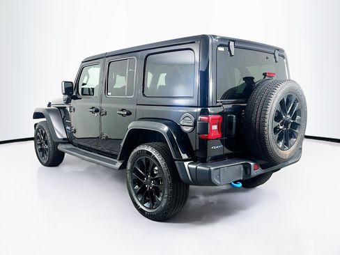 Used 2022 Jeep Wrangler Unlimited Sahara w/ Cold Weather Group AWD/4WD image 5