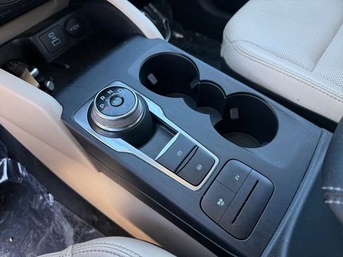 Used 2022 Ford Escape SEL w/ Technology Package image 22