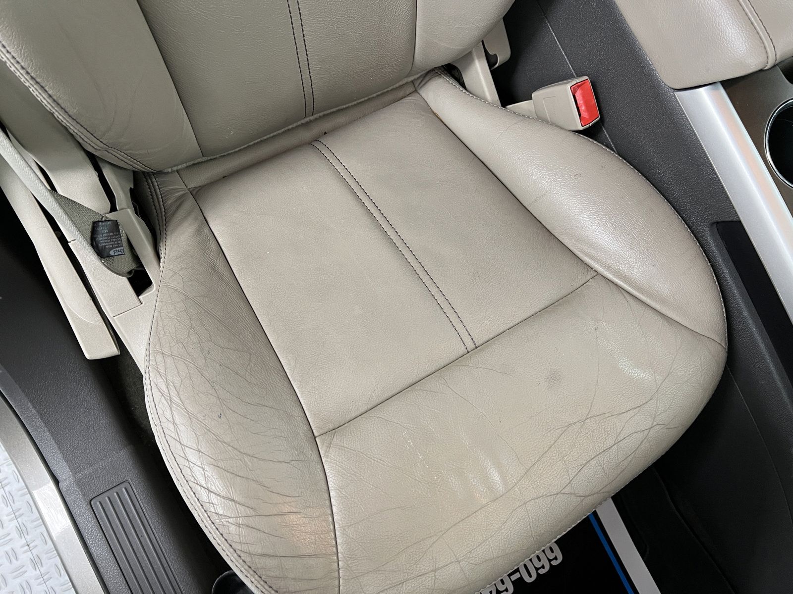 Used 2014 Ford Edge SEL w/ Equipment Group 205A AWD/4WD image 40