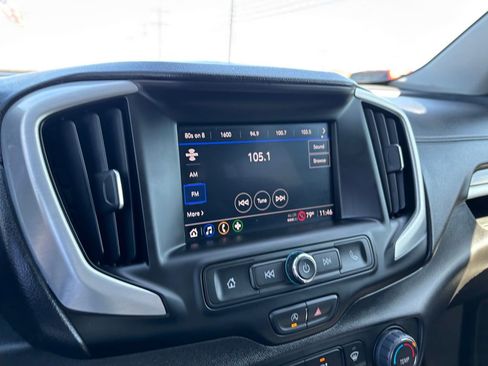 Used 2024 GMC Terrain SLE image 19