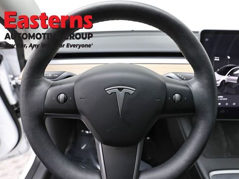 Used 2023 Tesla Model 3 Standard Range image 10