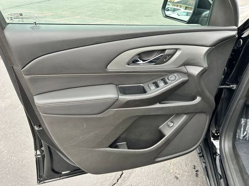 Used 2021 Chevrolet Traverse LT w/ LPO, Floor Liner Package image 9